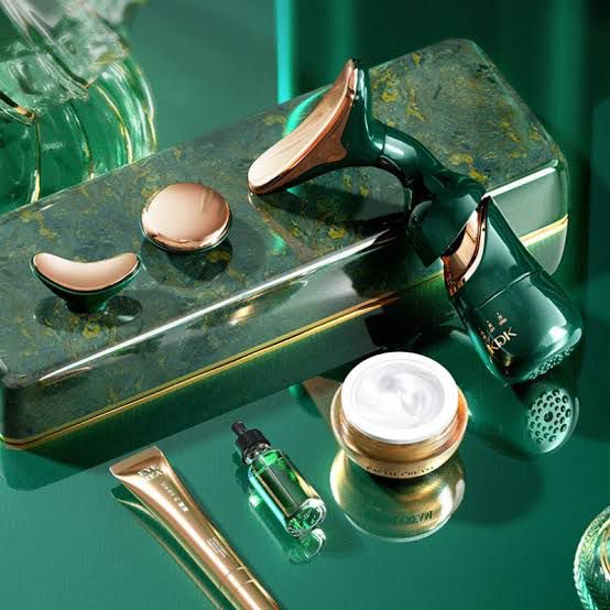 Massageador Facial 3 em 1 com Efeito Lifting